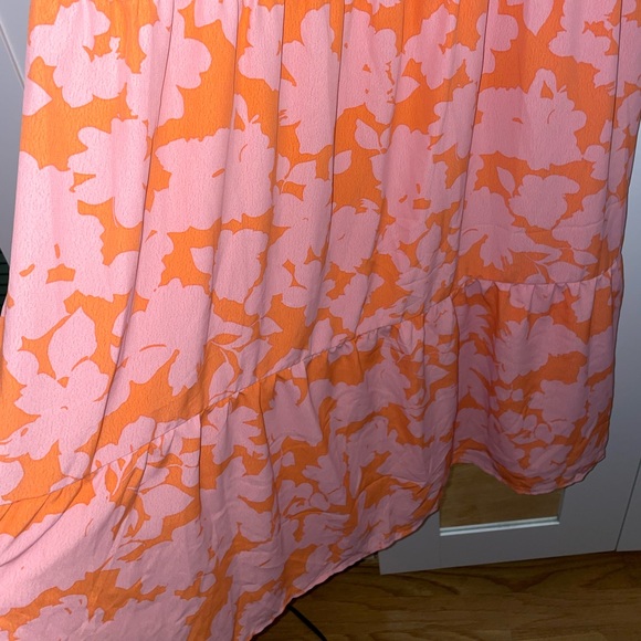 Dress - Picture 4 of 10